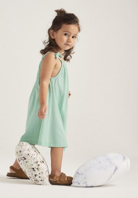 hessnatur Baby Kleid Regular aus Bio-Baumwolle mit Leinen - grün - Größe 62/68