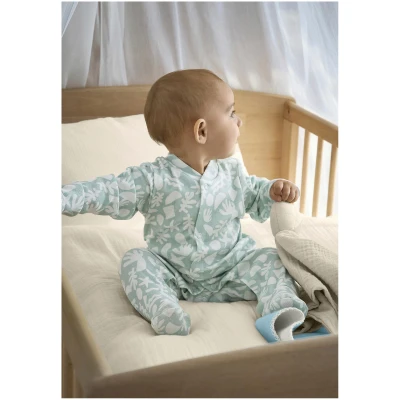 hessnatur Baby Schlafoverall Relaxed aus Bio-Baumwolle - grün - Größe 62/68