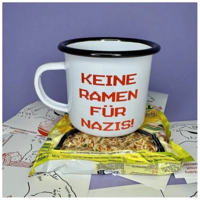 kreuzueber KEINE RA(H)MEN FÜR NAZIS Dino Tasse