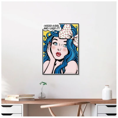 Photocircle Poster / Leinwandbild - I Kissed a Girl