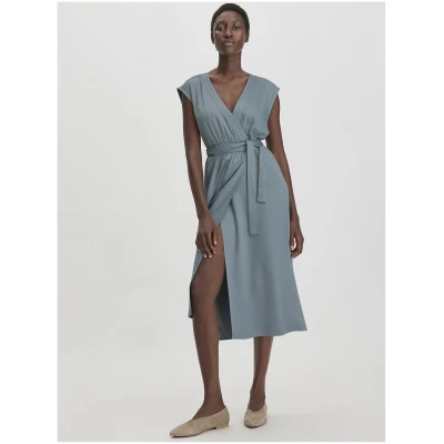 hessnatur Damen Kleid Midi Relaxed aus LENZING™ ECOVERO™ Viskose - grün - Größe 38