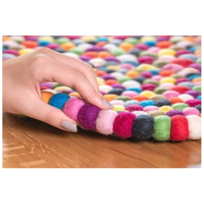 naturling Filz Teppich 60cm - kleiner Filzkugelteppich aus 100% Schurwolle