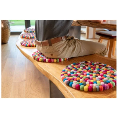 naturling Filzkugel Sitzkissen rund 39cm aus 100% Schurwolle für Stühle und Bänke