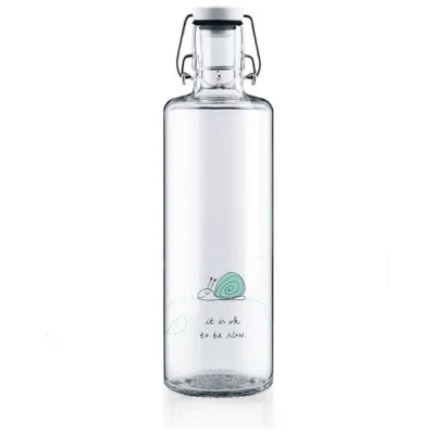 soulbottles soulbottle 1,0l · Trinkflasche aus Glas · "Ok to be slow"