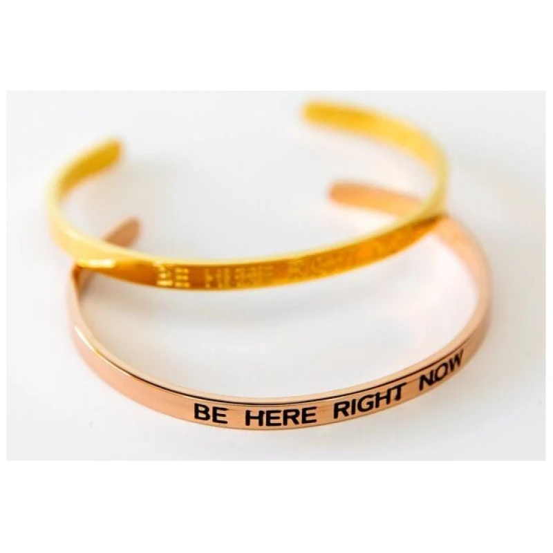 Divasya Armreif mit Gravur | rosé vergoldet | Be here right now
