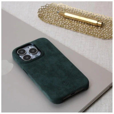 GOOD WILHELM iPhone 16 / 15 Pro & Pro Max Hülle aus Alcantara HUGO mit MagSafe, nachhaltig & vegan, handgefertigt