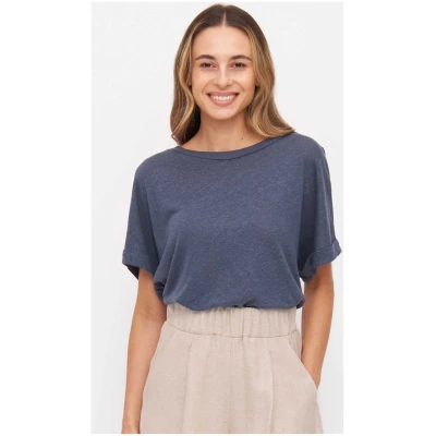 Leinen T-Shirt Modell: Lari