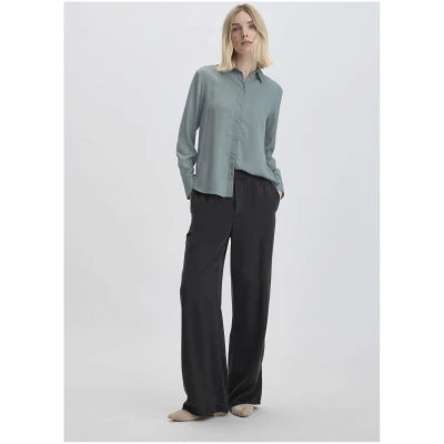 hessnatur Damen Bluse Relaxed aus TENCEL™ Lyocell - grün - Größe 34