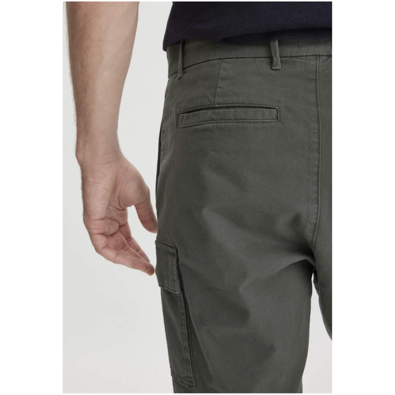 hessnatur Herren Cargo Shorts Relaxed aus Bio-Baumwolle - grün - Größe 31
