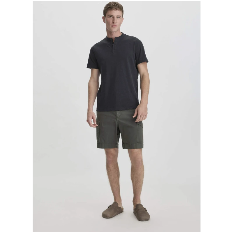 hessnatur Herren Cargo Shorts Relaxed aus Bio-Baumwolle - grün - Größe 31