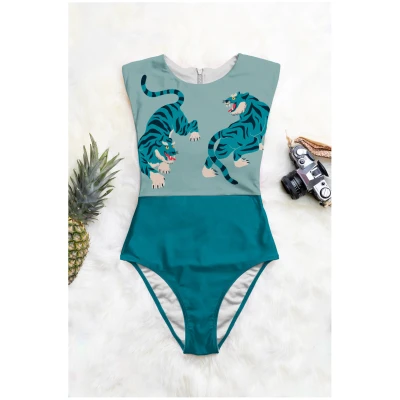 Averie Damen vegan Badeanzug Zip Up One-Piece Marina Fierce Tigers Print On Sky Blue