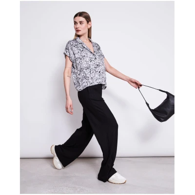 JAN 'N JUNE Damen vegan Bluse Tierra Nervous Print Schwarz