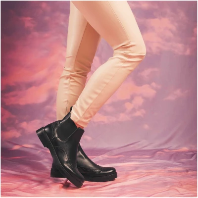 NAE Damen vegan Chelsea Boots Sisi Schwarz