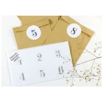 STUDIO KARAMELO DIY Adventskalender SET | Kraftpapier Tüten & Adventskalenderzahlen zum Aufkleben