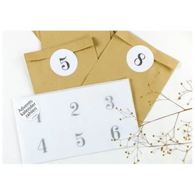 STUDIO KARAMELO DIY Adventskalender SET | Kraftpapier Tüten & Adventskalenderzahlen zum Aufkleben