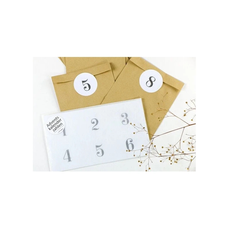 STUDIO KARAMELO DIY Adventskalender SET | Kraftpapier Tüten & Adventskalenderzahlen zum Aufkleben