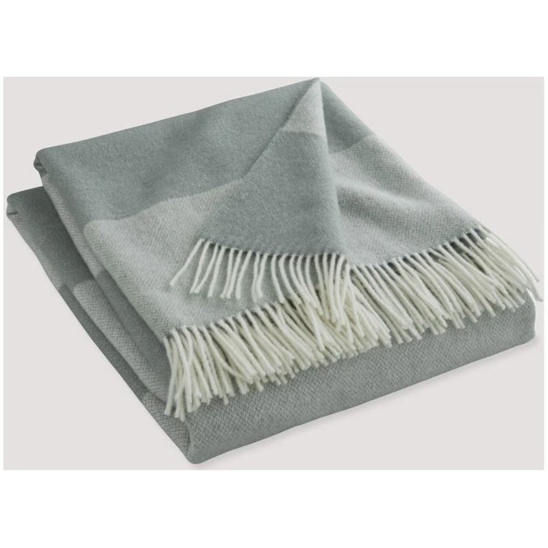hessnatur Plaid LOKKO aus Bio-Lambswool - grün - Größe 130x180 cm