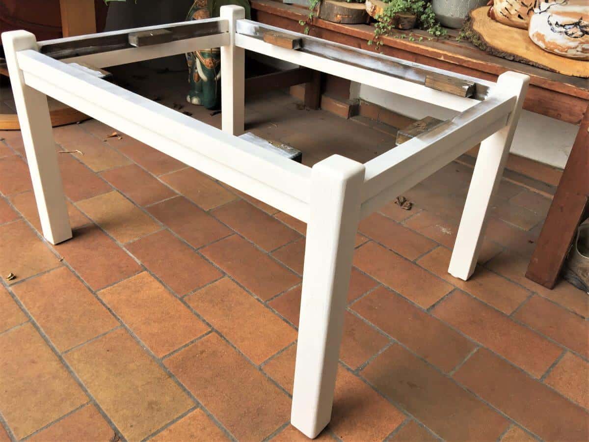 DIY Sofatisch Anstrich